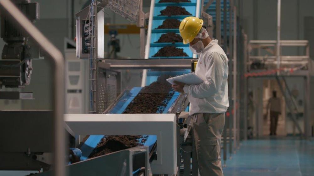 Mondelez Bahrain Biscuits W.L.L. implements EcoStruxure Resource Advisor to simplify energy and water monitoring across its manufacturing facility in the Kingdom