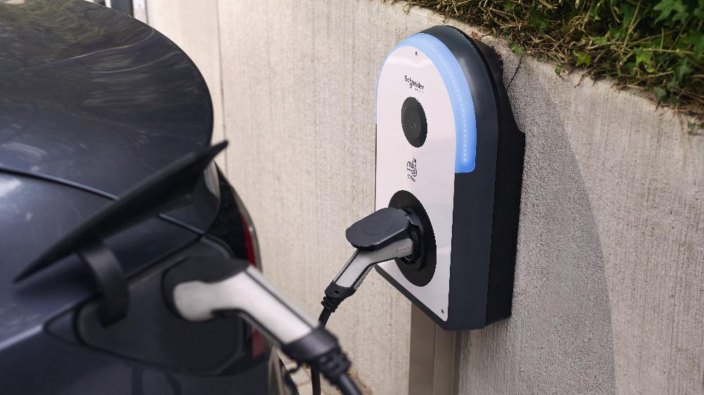 Schneider Electric supports EV infrastructure push with the launch of new charger