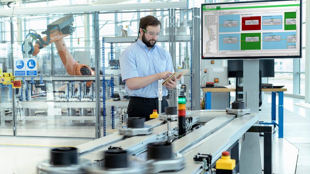 Schneider Electric mise sur une transformation industrielle digitale durable au Hannover Messe