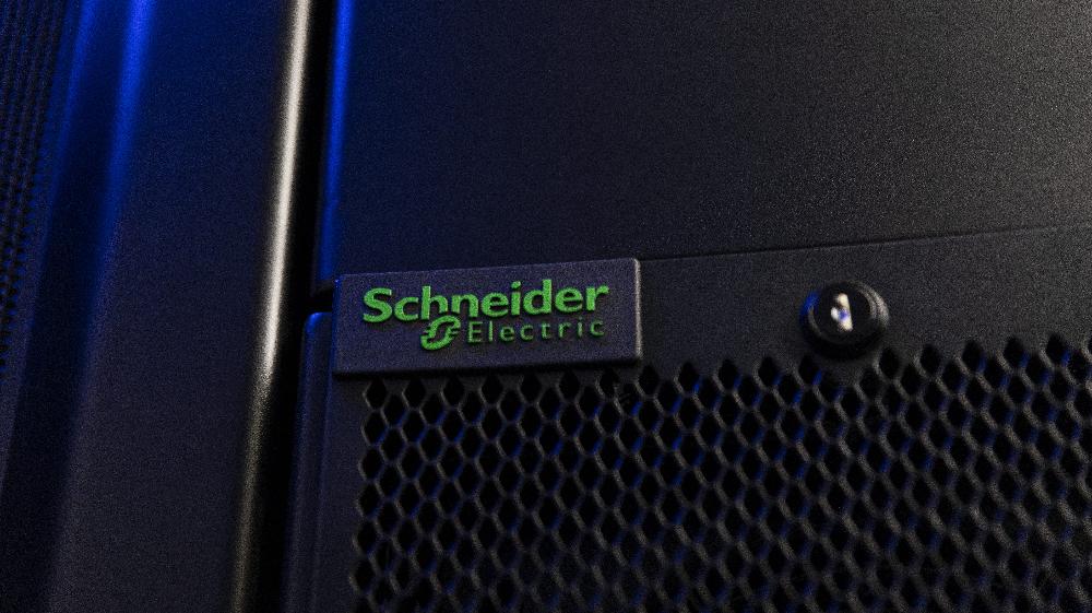 Schneider Electric lista 5 tendências de computação em nuvem e inteligência artificial