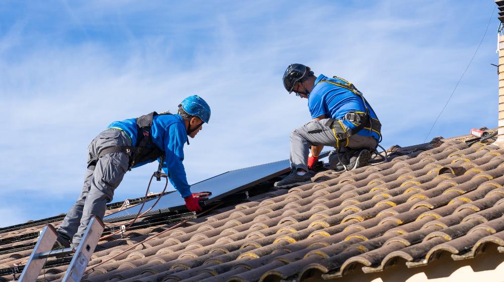 Un sondage Nanos suggère que 58 % des Canadiens sont favorables à l’installation de dispositifs d’énergie renouvelable dans leur maison ou à l’intérieur de celle-ci