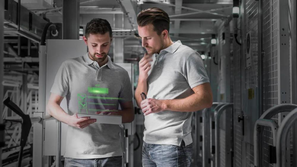 Schneider Electric veröffentlicht neues Whitepaper zum Einsatz von Liquid-Cooling in KI-Rechenzentren