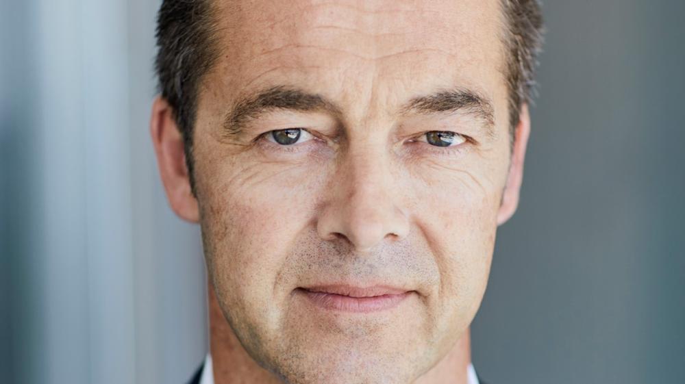 Reto Steinmann, Country President Suisse, reprend un poste international au sein du groupe Schneider Electric. Tanja Vainio lui succède