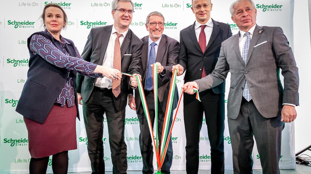 Schneider Electric otevře v Evropě další inteligentní závod