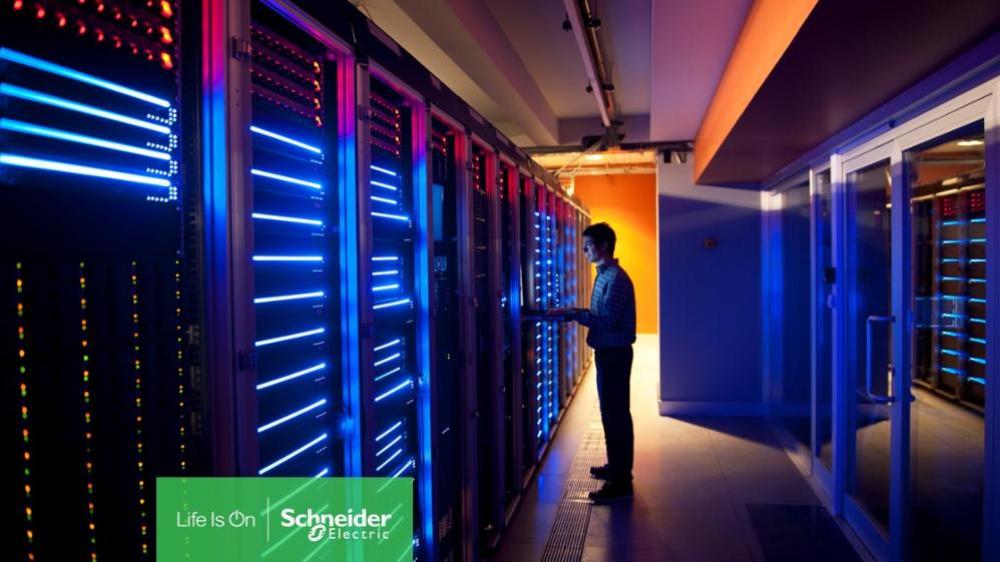 シュナイダーエレクトリックとコンパスデータセンター、30億ドルの複数年にわたるデータセンターの技術提携でパートナーシップを拡大