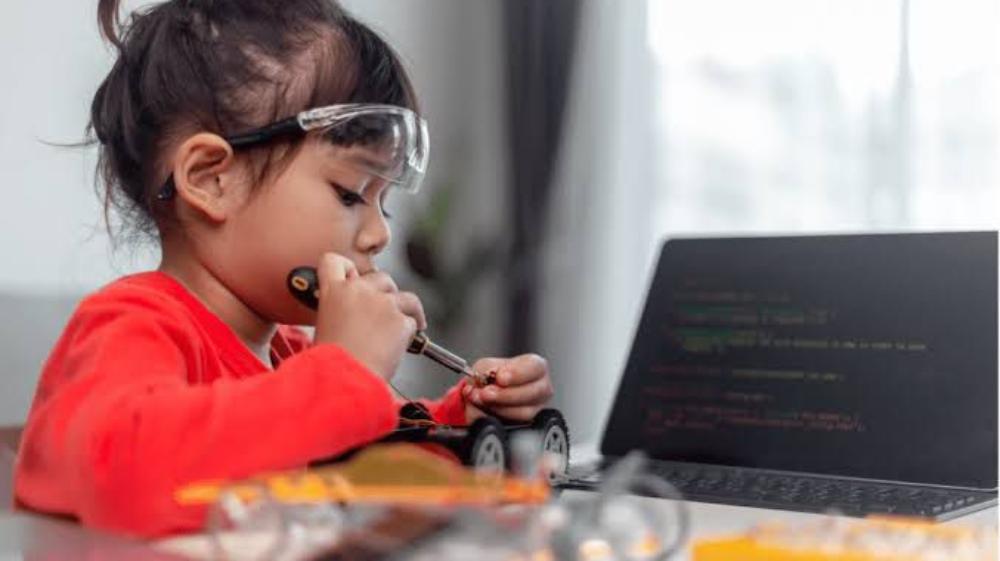 Schneider Electric impulsa el futuro de las niñas en STEM