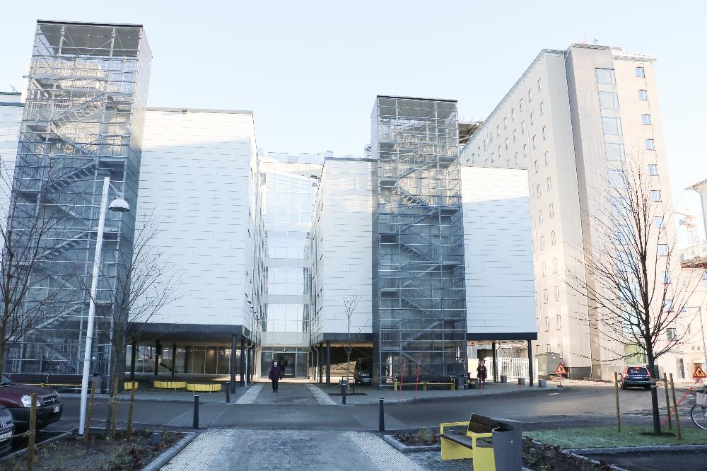 Norrlands universitetssjukhus, västra entrén..jpg
