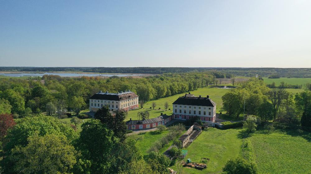 Schneider Electric hjälper Ekolsunds slott att förvalta historisk mark med modern teknik