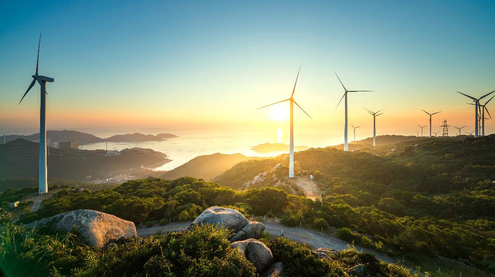 Schneider Electric calls for greater efforts to accelerate the energy transition and address the energy crisis: decarbonisation and efficiency are key