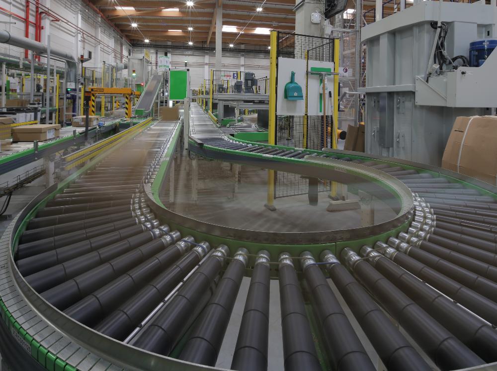 Schneider Electric Smart Distribution Center in Evreux, France, leverages EcoStruxureTM to improve operational and energy efficiency (jpg, Picture)