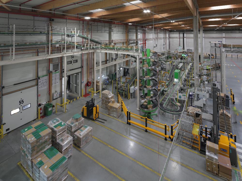 Schneider Electric Smart Distribution Center in Evreux, France, leverages EcoStruxureTM to improve operational and energy efficiency (jpg, Picture)