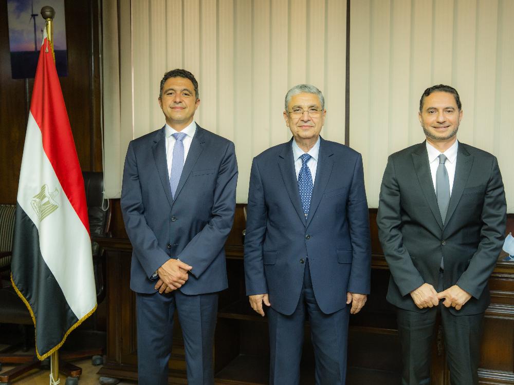 Signature of the agreement to build four control centers for Egypt’s national energy grid (.jpg)