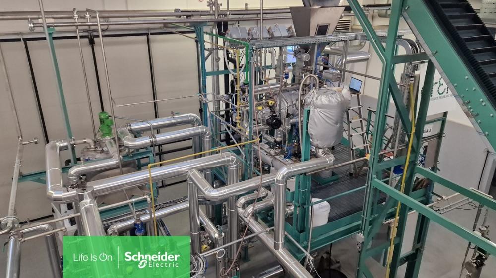 Schneider Electric collaborates with GR3N to tackle plastic recycling challenges and drive circularity in chemical sector