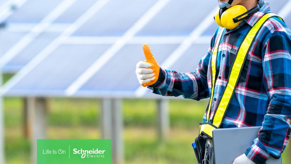Schneider Electric accompagne ses 1 000 principaux fournisseurs pour les aider à réduire de 50 % l’empreinte carbone de leurs activités d’ici 2025